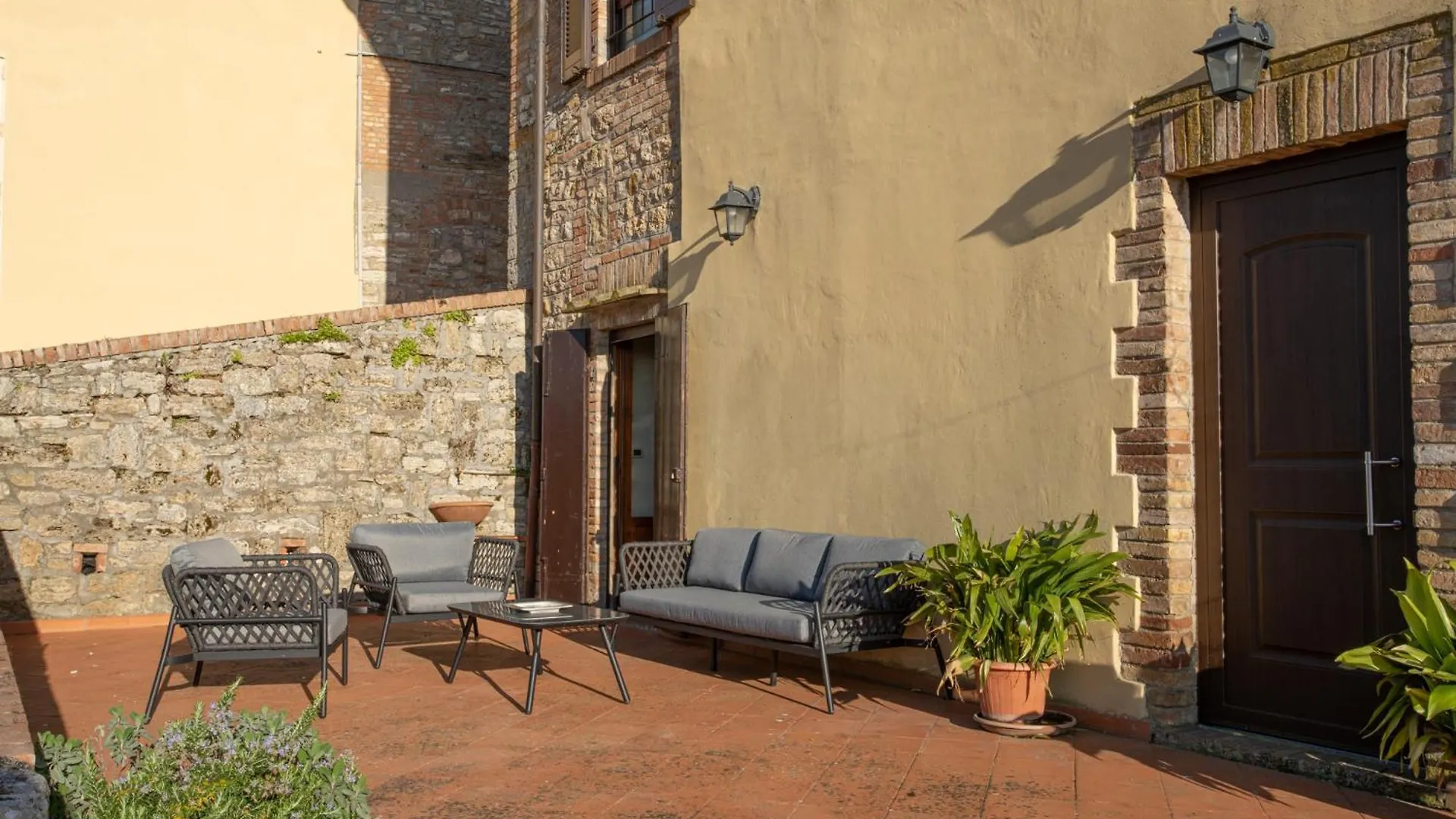 Agriturismo Castello Di Montauto San Gimignano 0*,